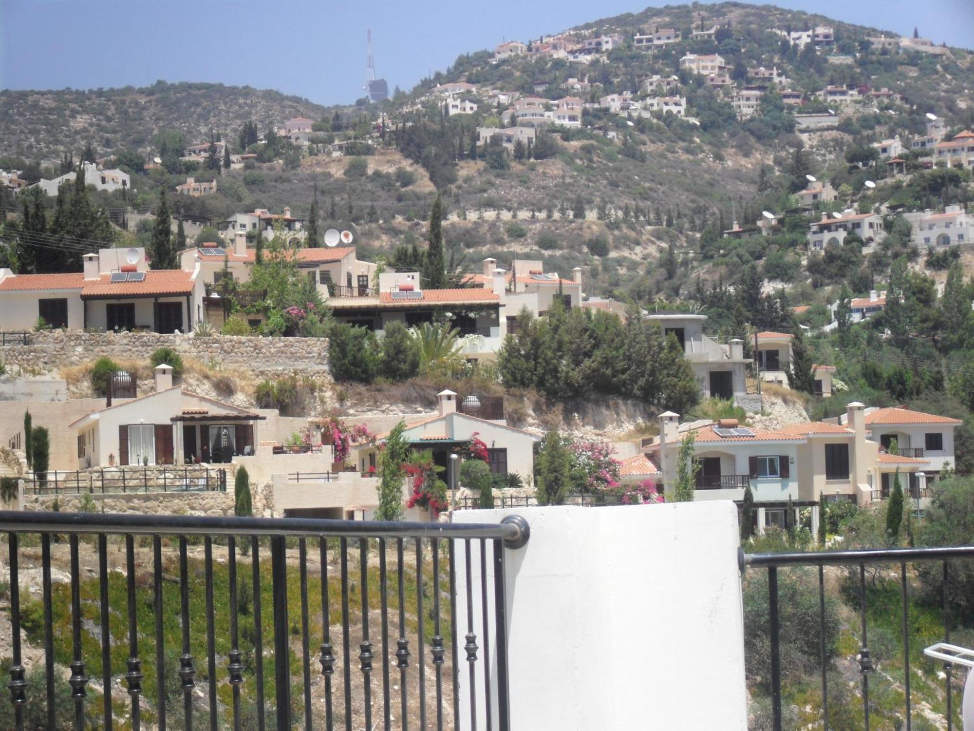 2 Bed Mountains And Costal Views With Pool Apartment Paphos