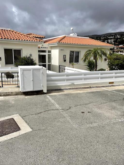Apartment 2 Bed Mountains And Costal Views With Pool