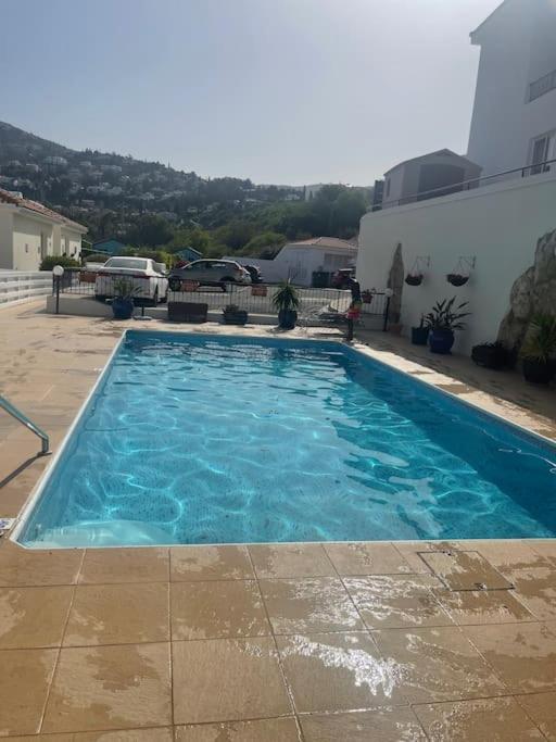 2 Bed Mountains And Costal Views With Pool Apartment Paphos