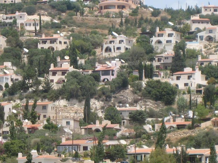 2 Bed Mountains And Costal Views With Pool Apartment *