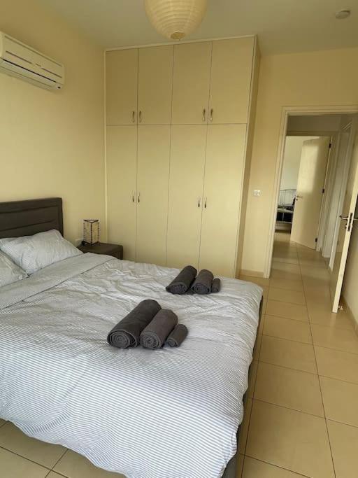Apartment 2 Bed Mountains And Costal Views With Pool Paphos